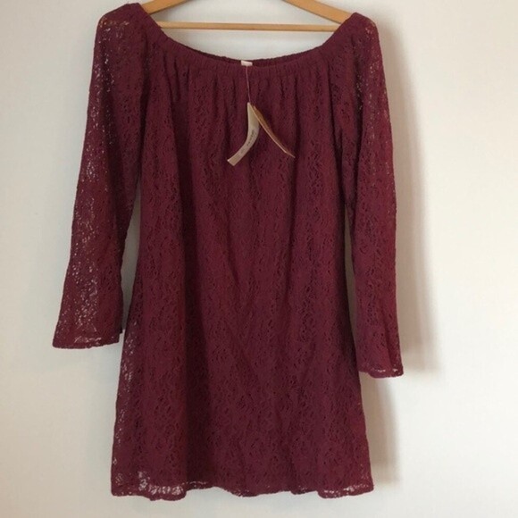 NWT Miami Shirt Maroon SZ L 3/4 Length Sleeve Lace with Slip Under Scoop Neck - Picture 1 of 10